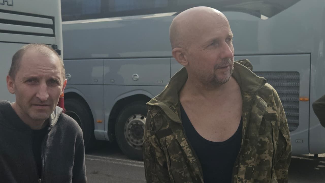 Сергій Ковальов (зліва на світлині)