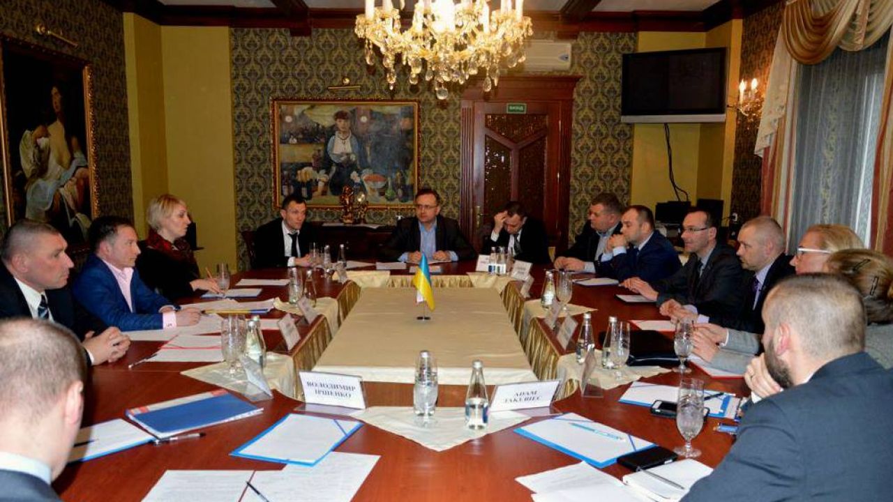 Фото до новини