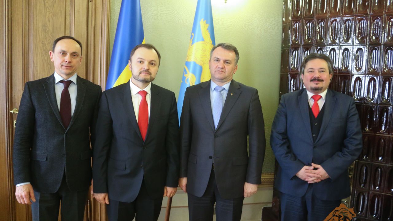 Фото до новини