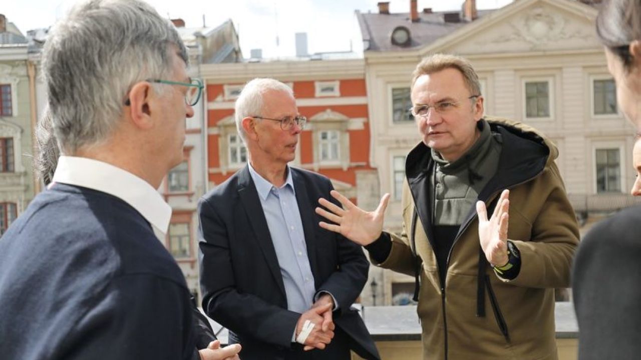 Фото до новини