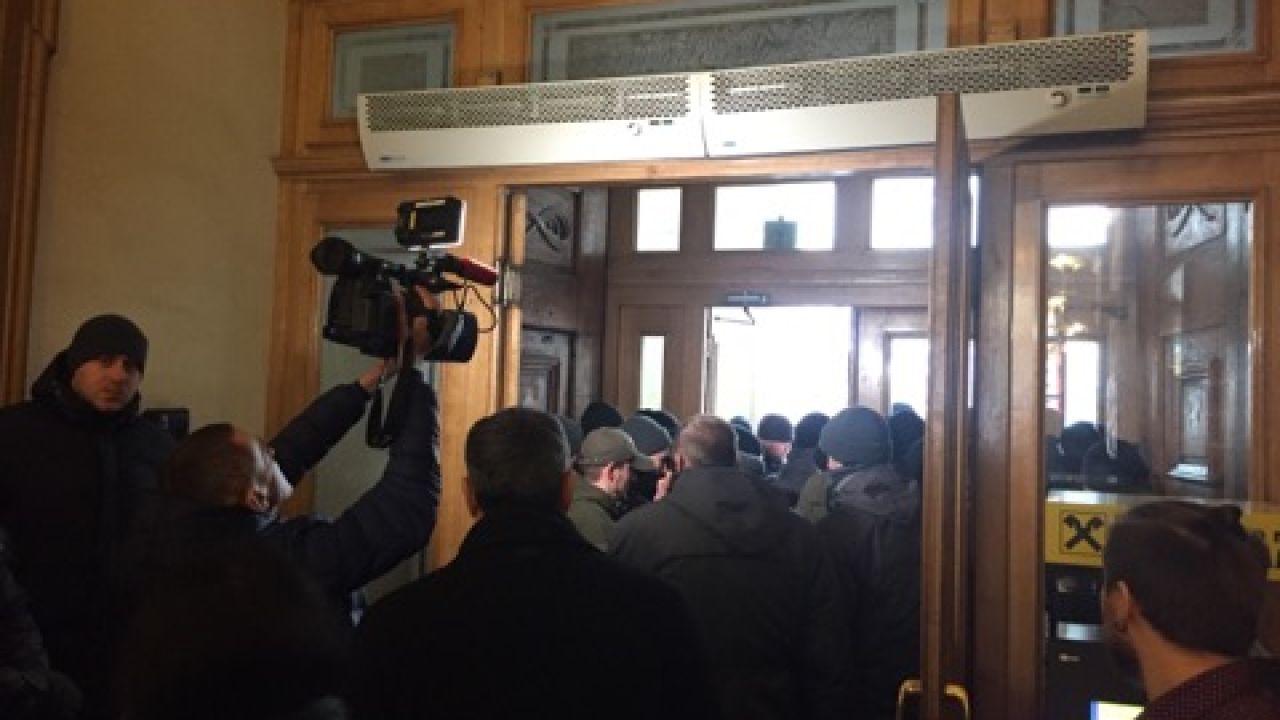 Фото до новини