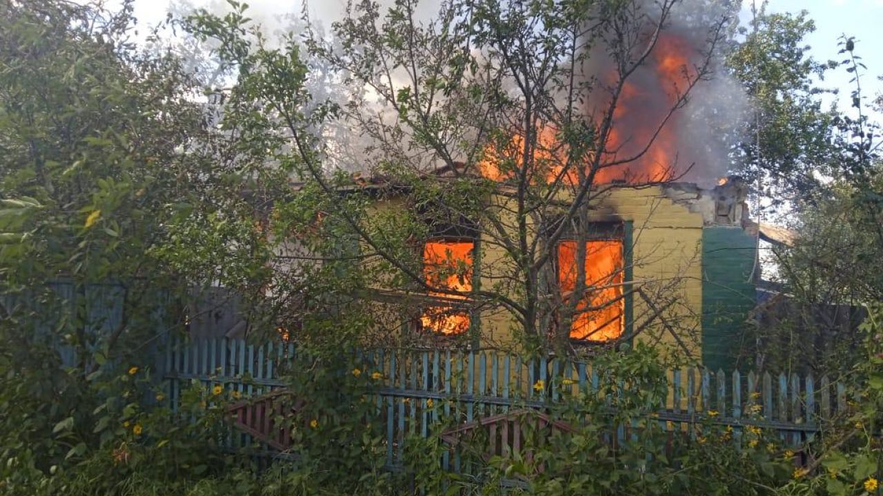 Фото наслідків російського обстрілу Харківщини минулої доби. 