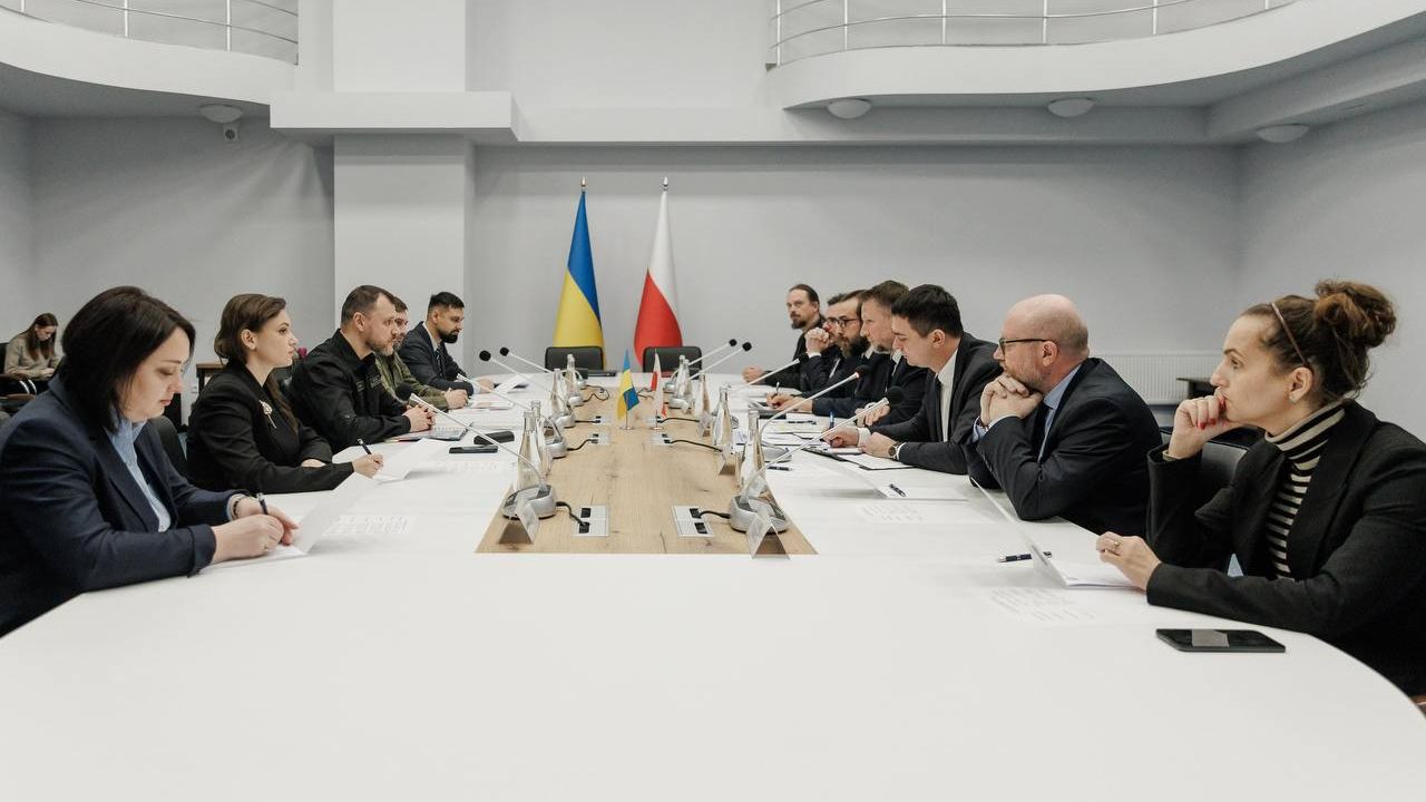 Фото до новини