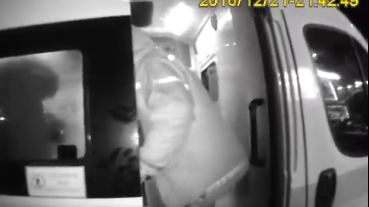 Спроба грабунку закінчилася для підлітка його госпіталізацією.