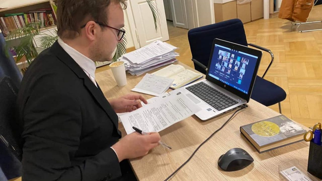 Фото до новини