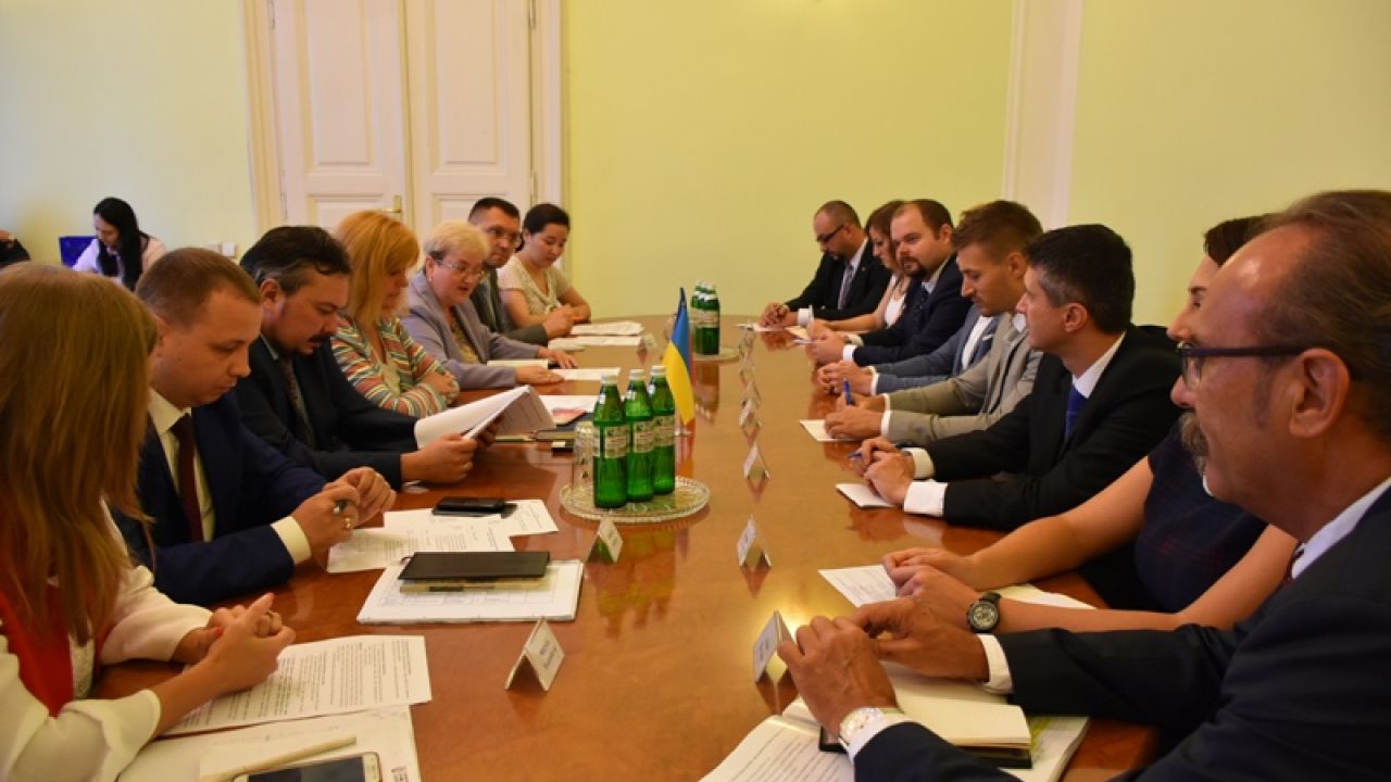 Фото до новини