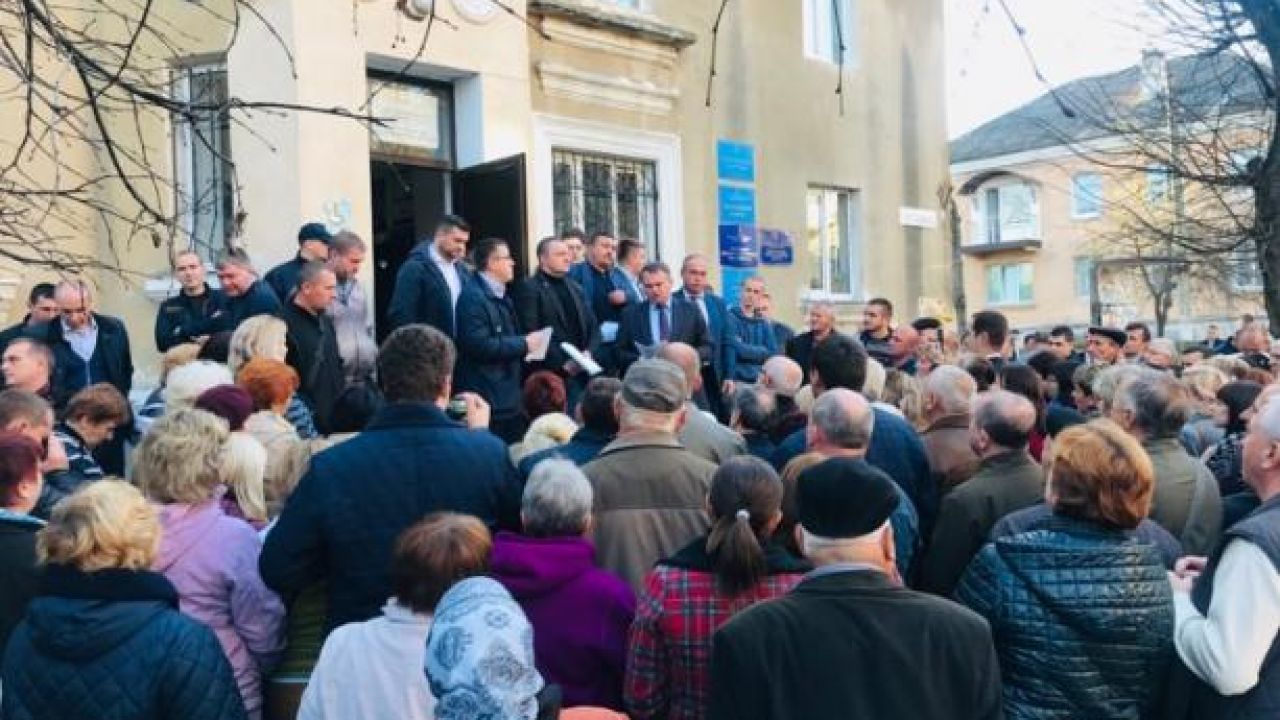 Фото до новини