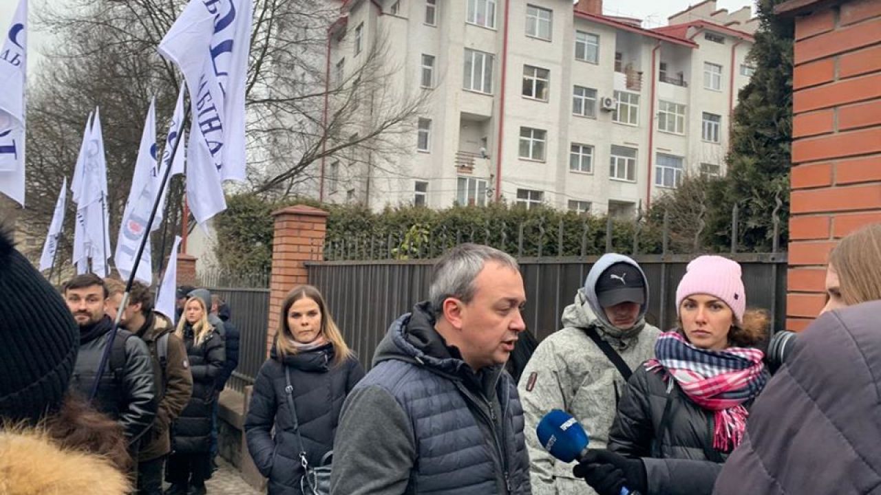 Фото до новини