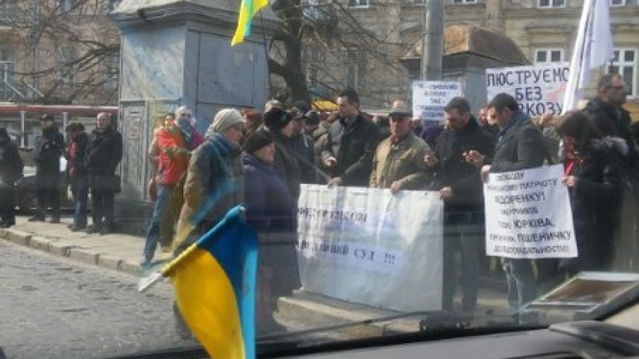 Фото до новини