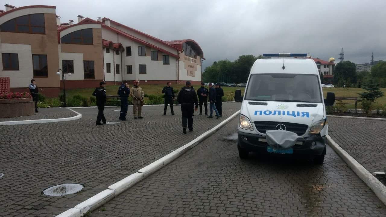 Фото до новини