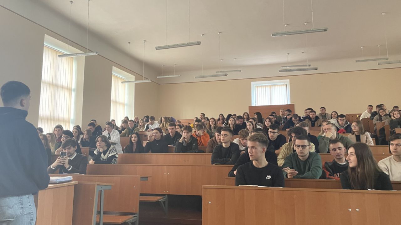 Фото до новини