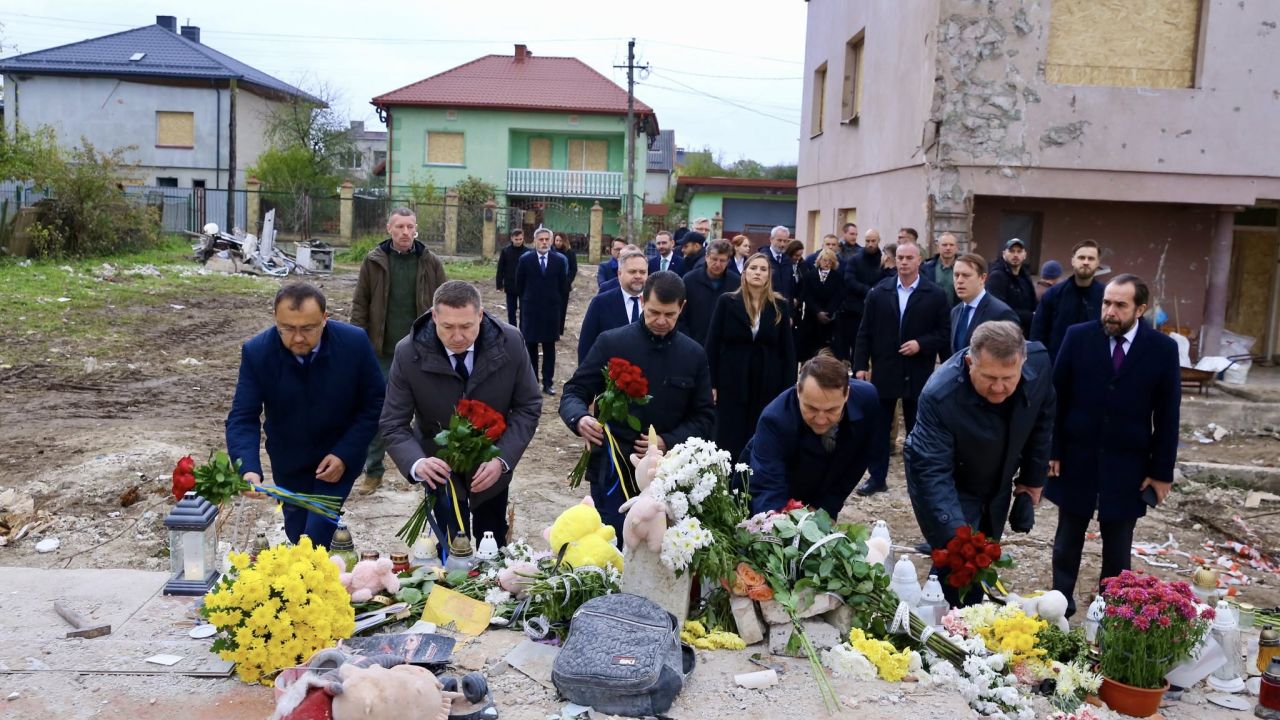 Фото до новини