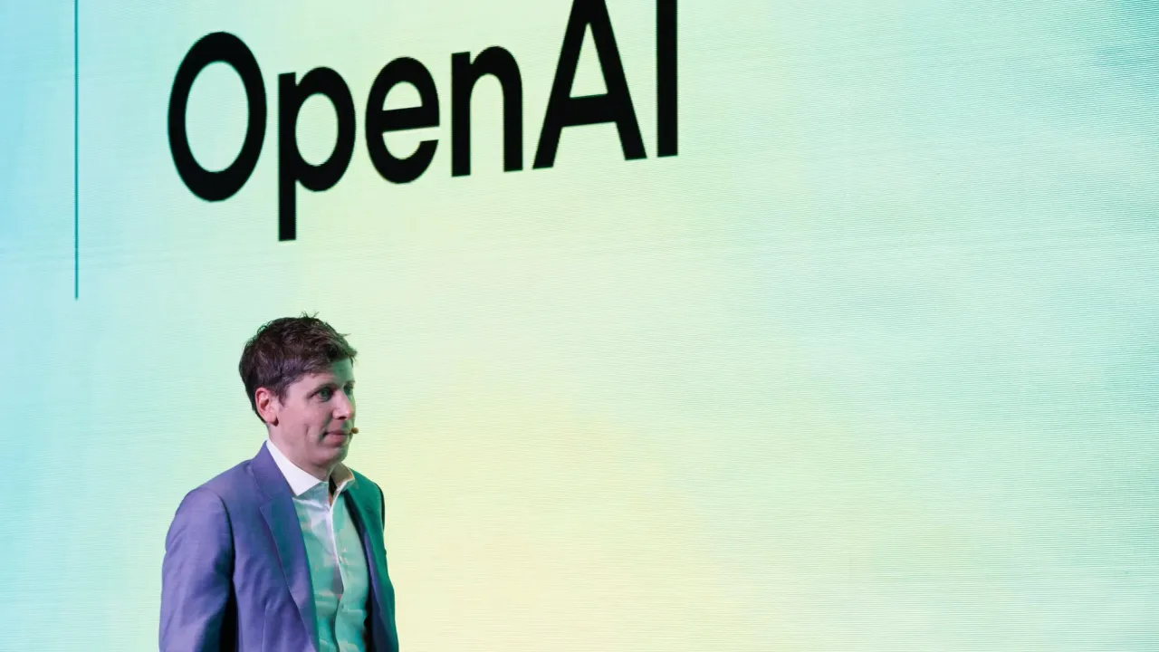Генеральний директор OpenAI Сем Альтман заявив, що GPT-5 є «значним оновленням» порівняно з попередніми моделями штучного інтелекту компанії. 