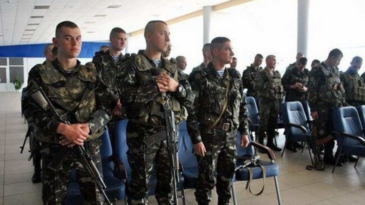 Десантники зі Львова у Луганському аеропорту