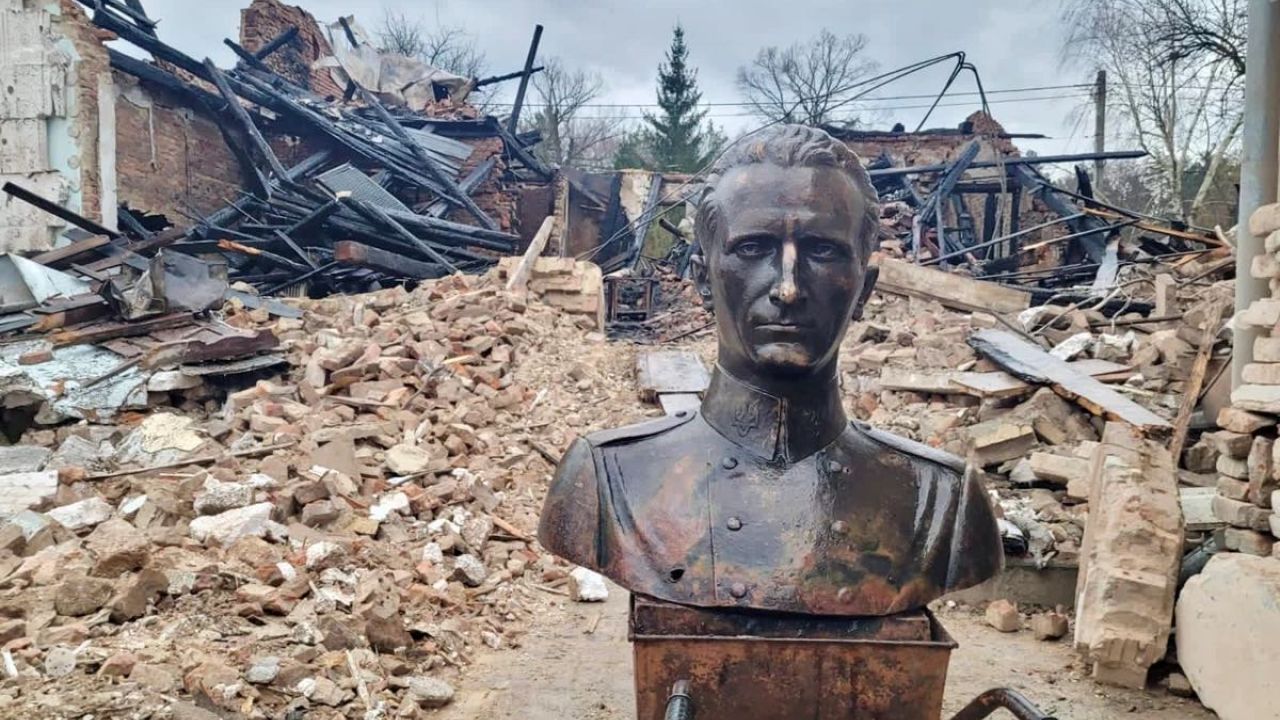 Росія знищила музей генерал-хорунжого УПА Романа Шухевича на Білогорщі.