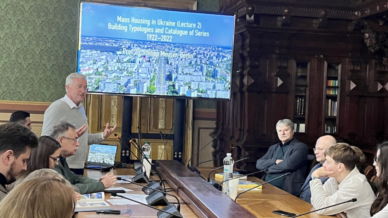 Фото до новини