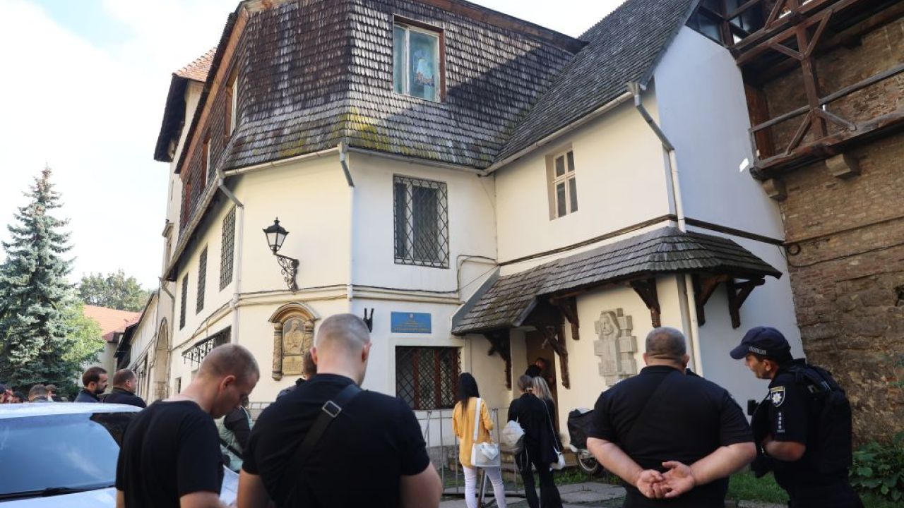 Фото до новини