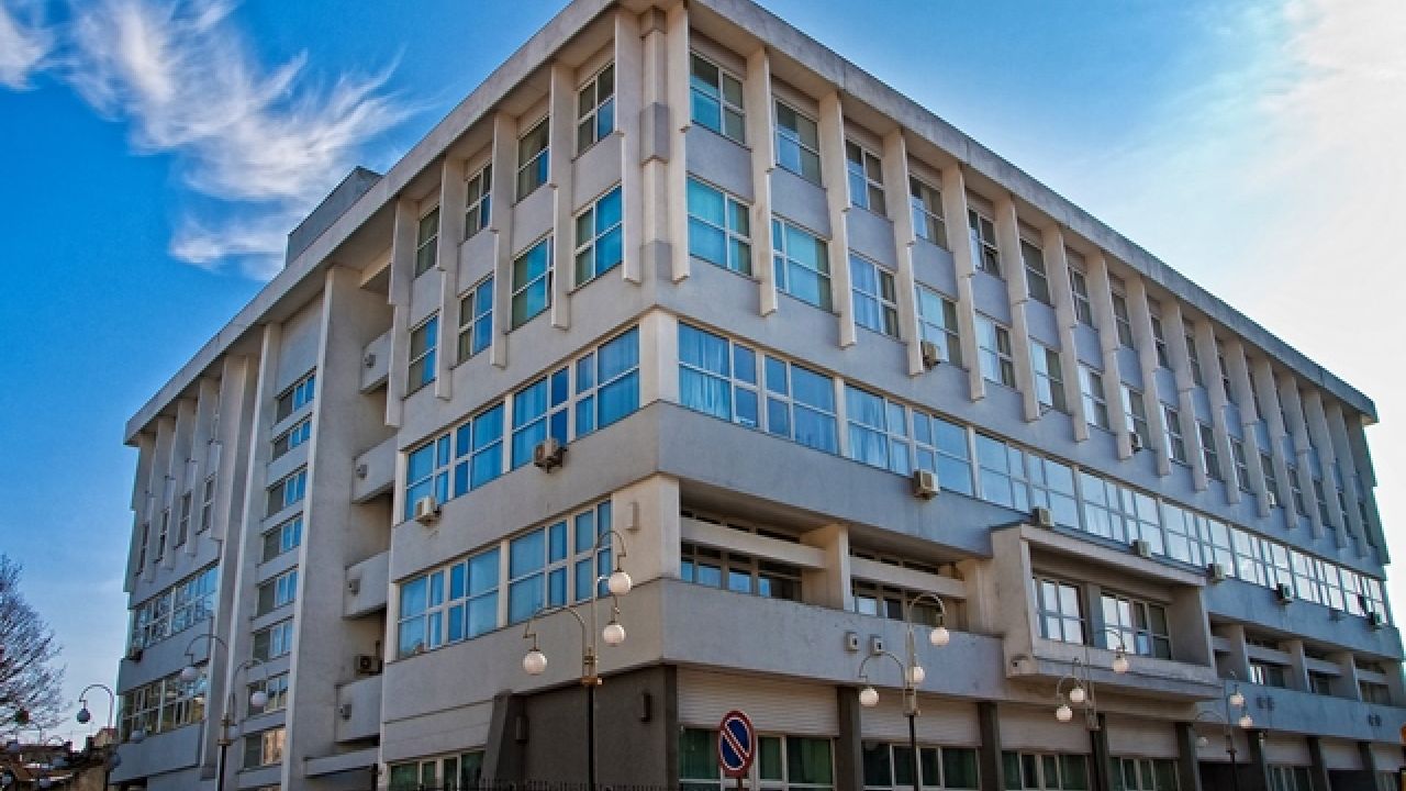 Будинок №2 на вулиці Чоловського у Львові, в якому, зокрема, розташований Галицький районний суд