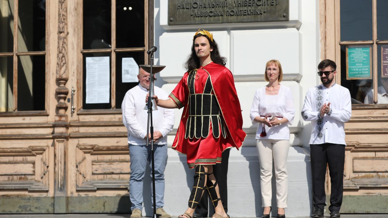 Фото до новини