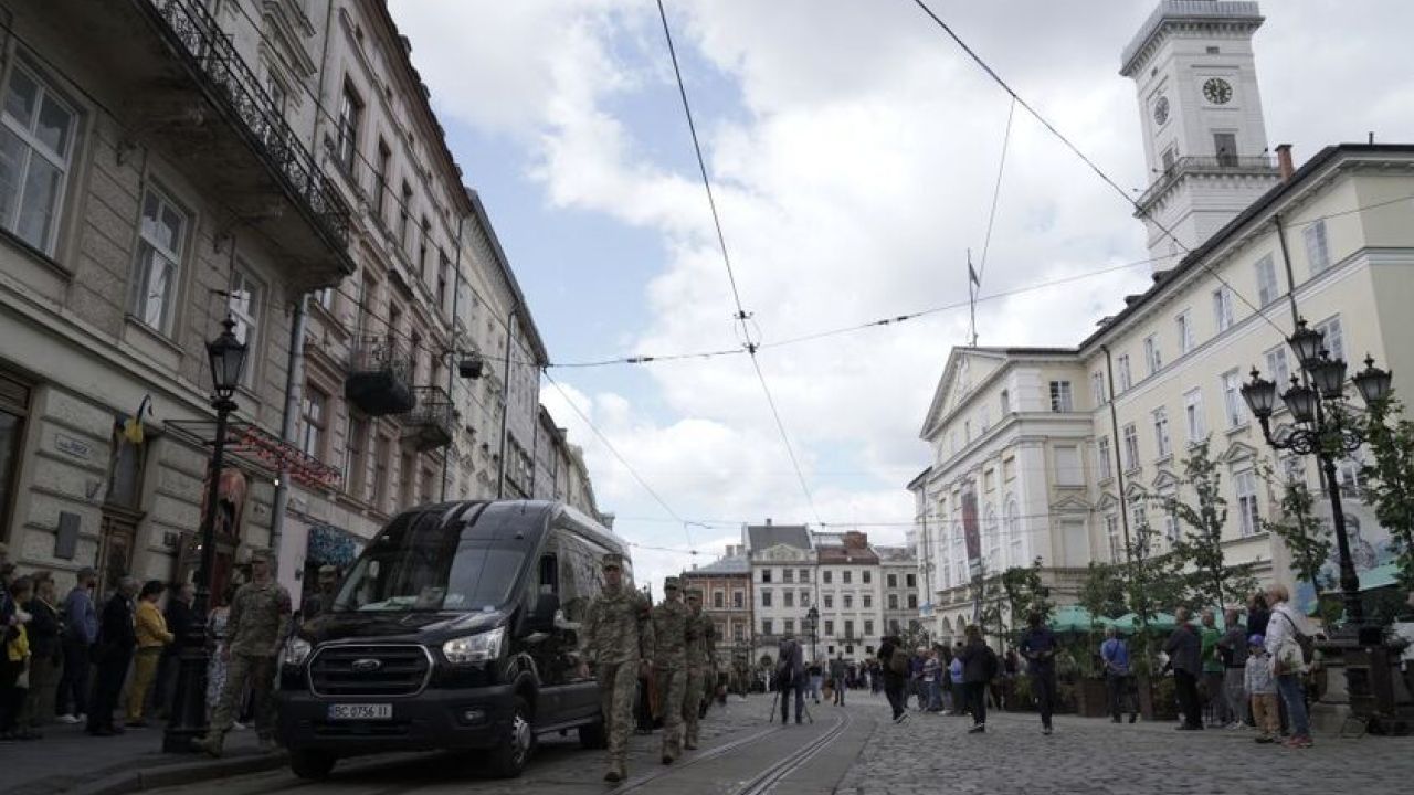 Фото до новини