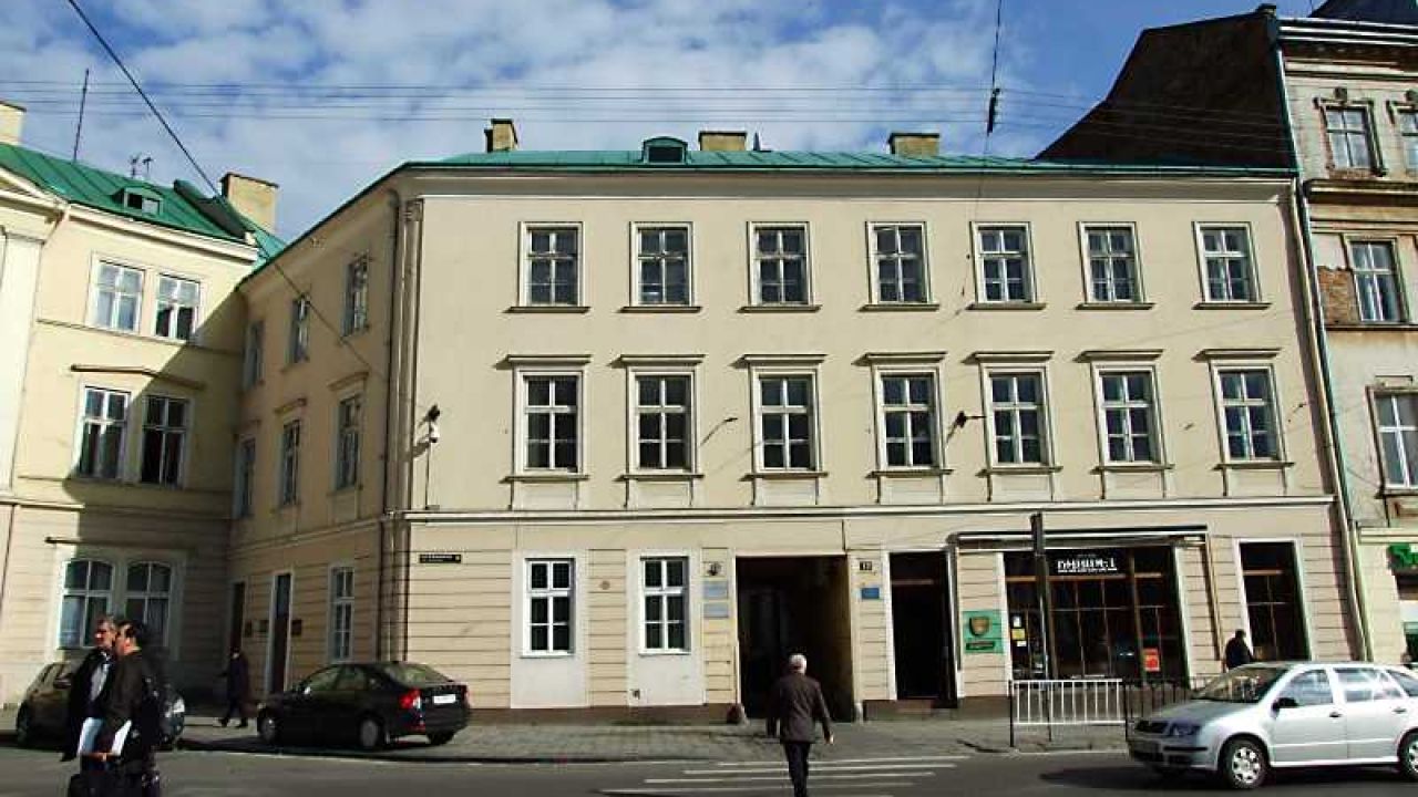 Будинок №12 на вулиці Винниченка у Львові