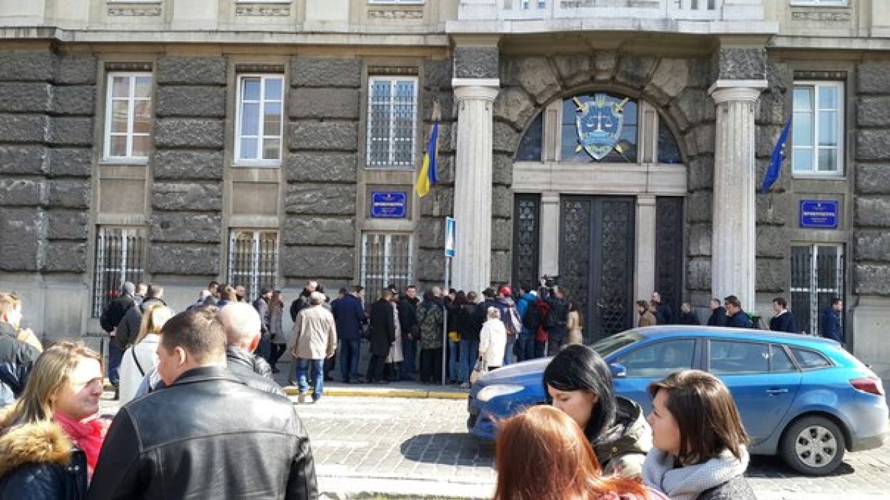 Фото до новини