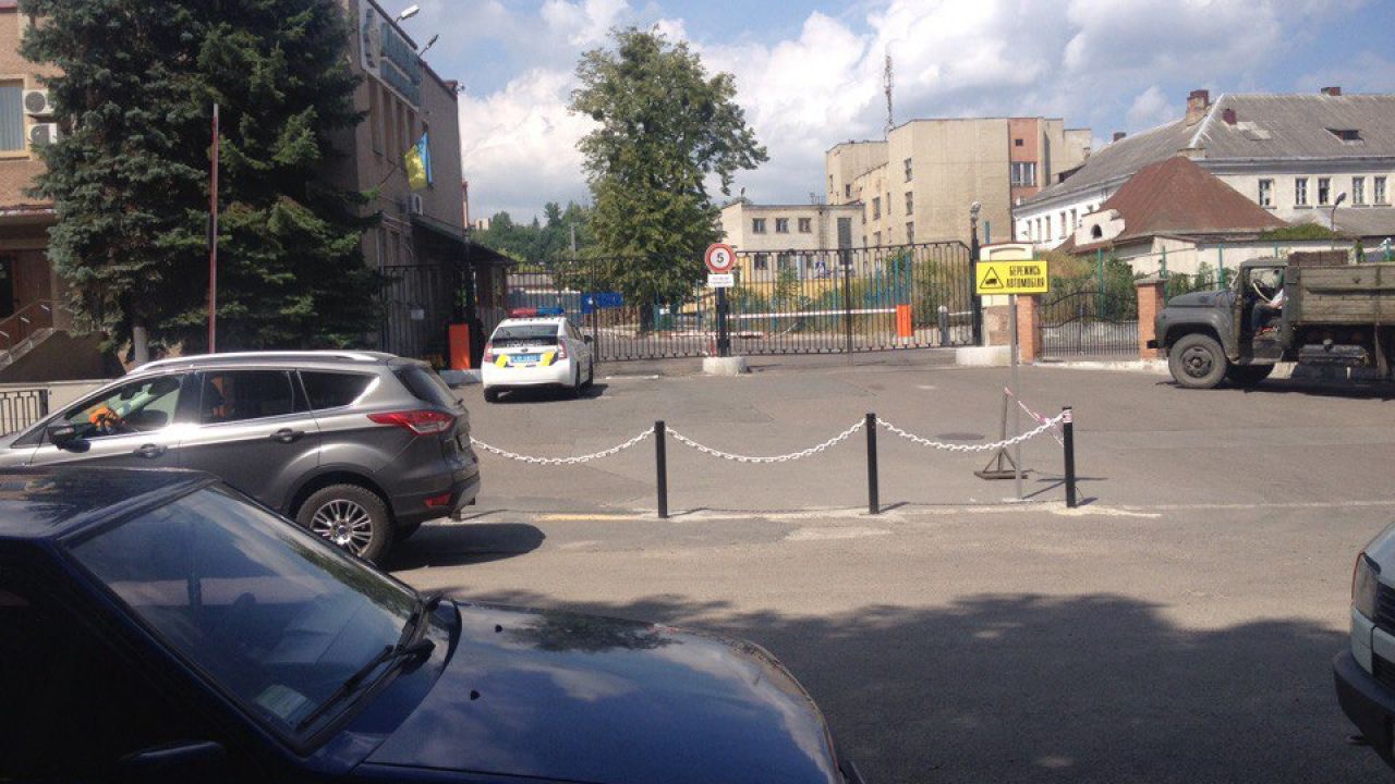 Фото до новини