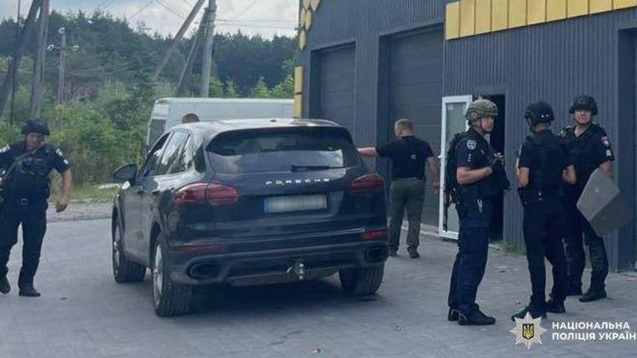 Фото до новини