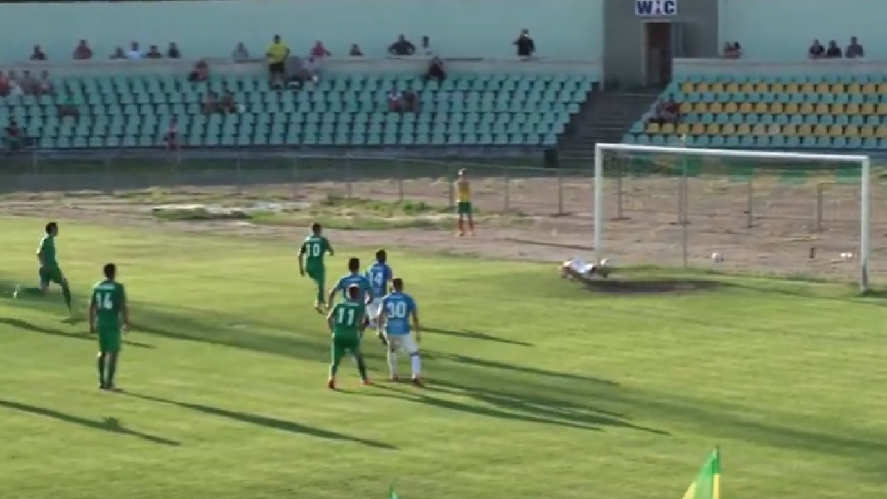 М'яч вдруге влітає у ворота винниківчан