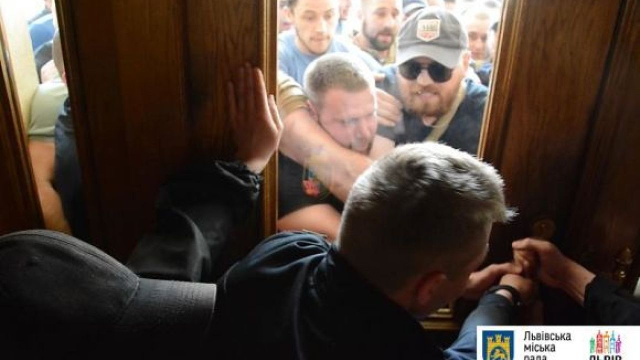 Фото до новини