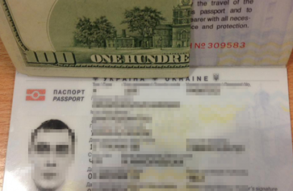 Ð ÐµÐ·ÑÐ»ÑÑÐ°Ñ Ð¿Ð¾ÑÑÐºÑ Ð·Ð¾Ð±ÑÐ°Ð¶ÐµÐ½Ñ Ð·Ð° Ð·Ð°Ð¿Ð¸ÑÐ¾Ð¼ "ÐÐ° ÐÑÐ²ÑÐ²ÑÐ¸Ð½Ñ Ð·Ð°ÑÑÐ¸Ð¼Ð°Ð»Ð¸ Ð±Ð¾ÑÐ¶Ð½Ð¸ÐºÐ°, ÑÐºÐ¸Ð¹ Ð¿ÑÐ¾Ð¿Ð¾Ð½ÑÐ²Ð°Ð² ÑÐ°Ð±Ð°Ñ Ð¿ÑÐ¸ÐºÐ¾ÑÐ´Ð¾Ð½Ð½Ð¸ÐºÐ°Ð¼"