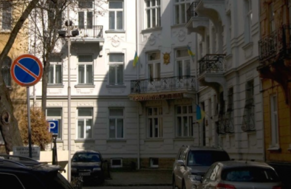Львівська місцева прокуратура №1 розташована на вулиці Богомольця, де 14 червня було скоєне пограбування