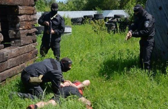 Зокрема й до таких затримань терористів готувалися бійці добровольчого батальйону патрульної служби міліції особливого призначення «Львів» 